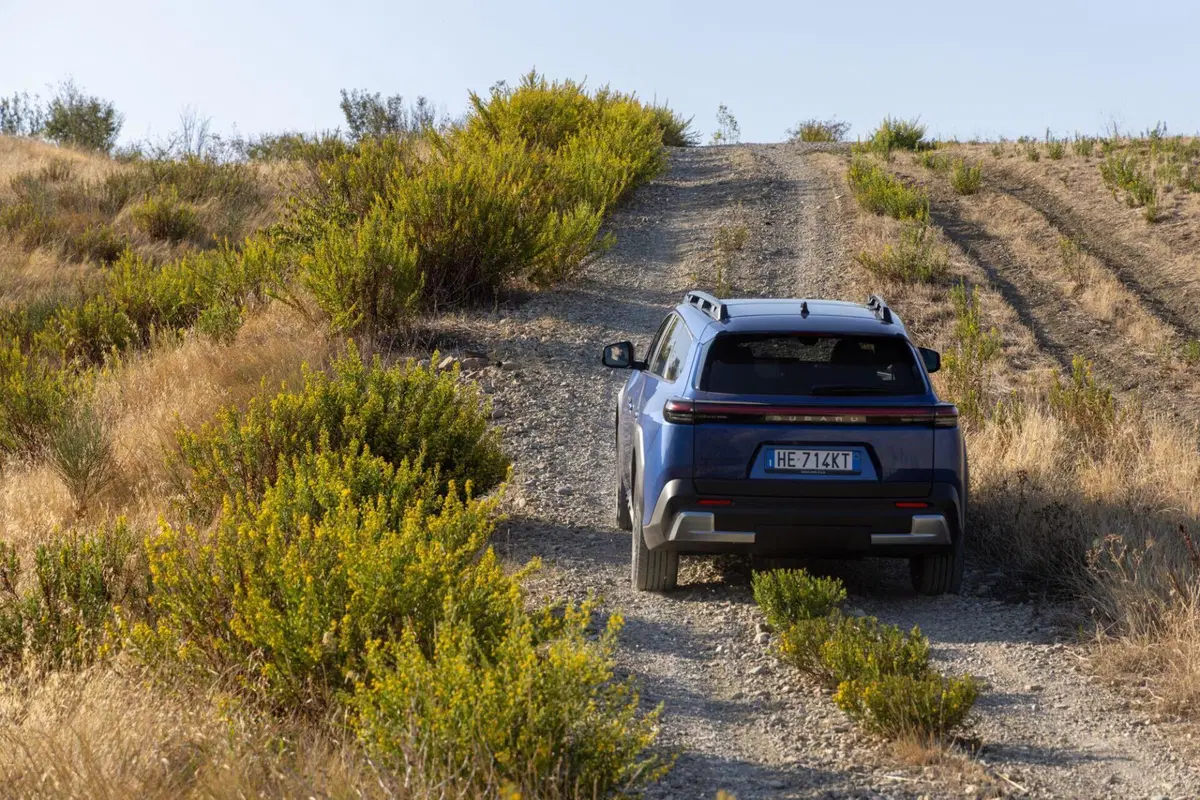 Subaru E-Outback, la prova: 381 CV elettrici e trazione integrale. Ma è ancora una vera Subaru? (9)