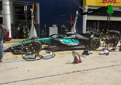 Mercedes capovolge la W17 e copia la McLaren in Malesia: così Brackley rompe il digiuno di aggiornamenti. Ferrari risponde col diffusore