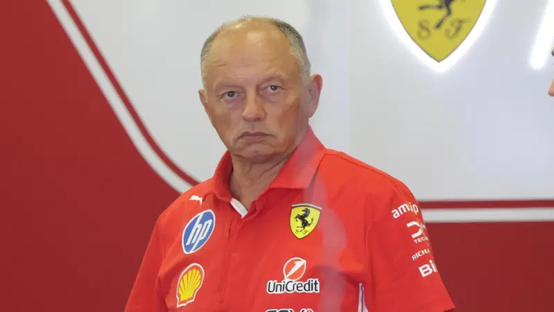 'La struttura va cambiata? In Ferrari si vince e si soffre tutti insieme': Vasseur risponde a Hamilton e zittisce le voci in Malesia