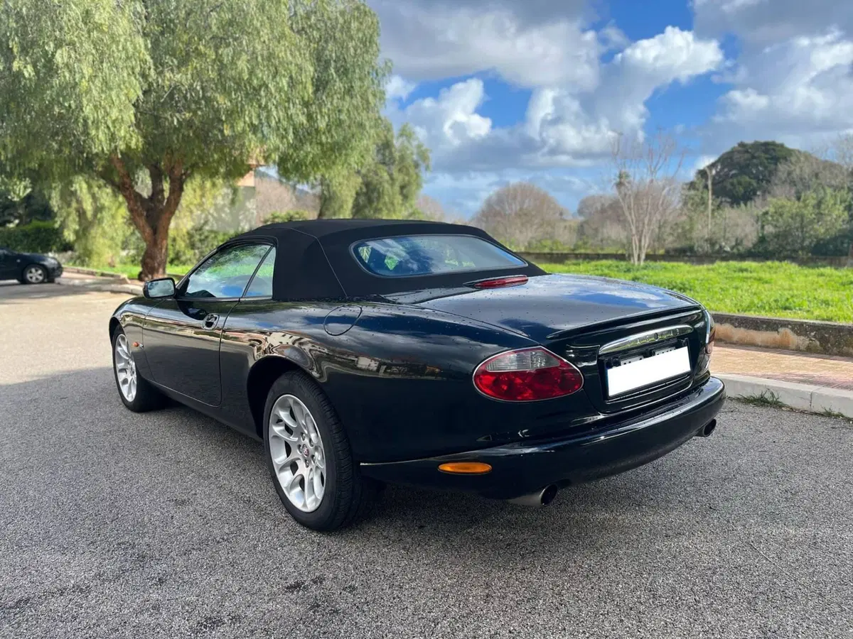 Jaguar XKR d'epoca a Palermo (3)