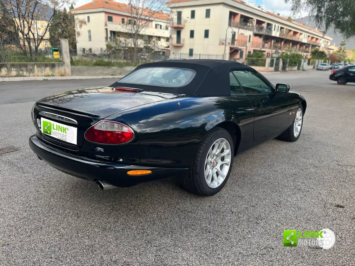 Jaguar XKR d'epoca a Palermo (8)
