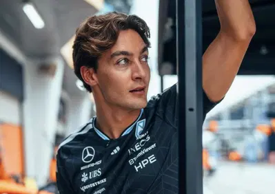 Se avessimo girato con la vecchia versione non sarebbe cambiato nulla: Russell frena sugli aggiornamenti Mercedes a Sepang