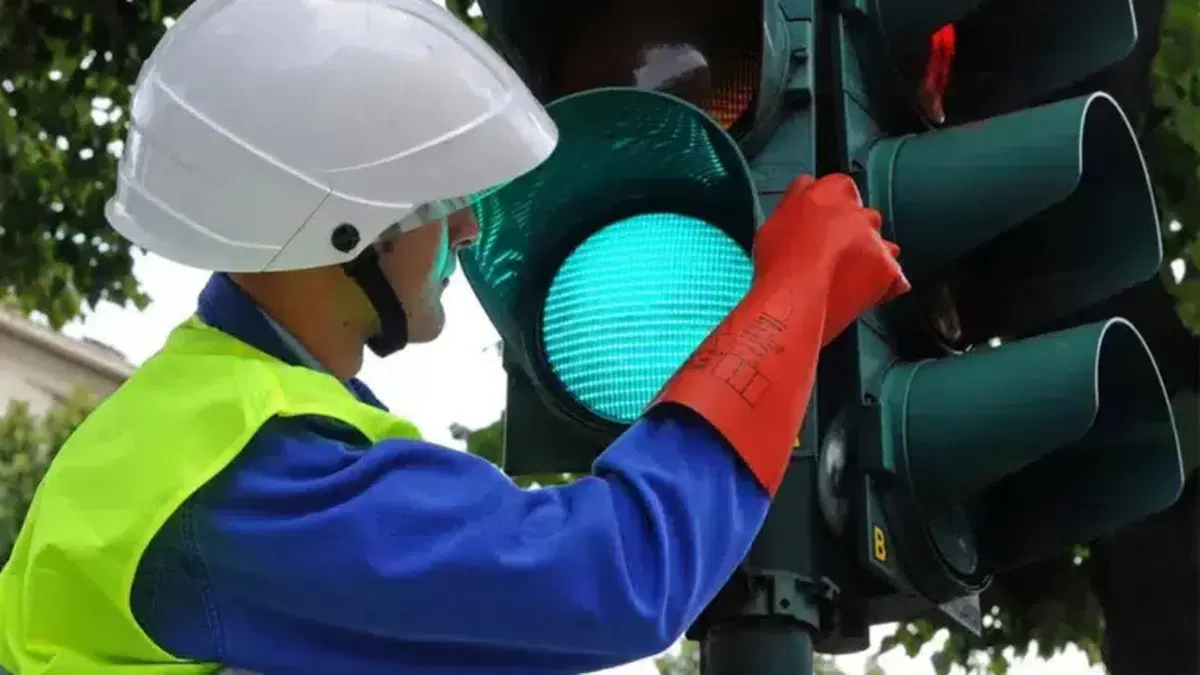 Monza, arrivano i semafori intelligenti: l’AI gestirà traffico, code e incroci