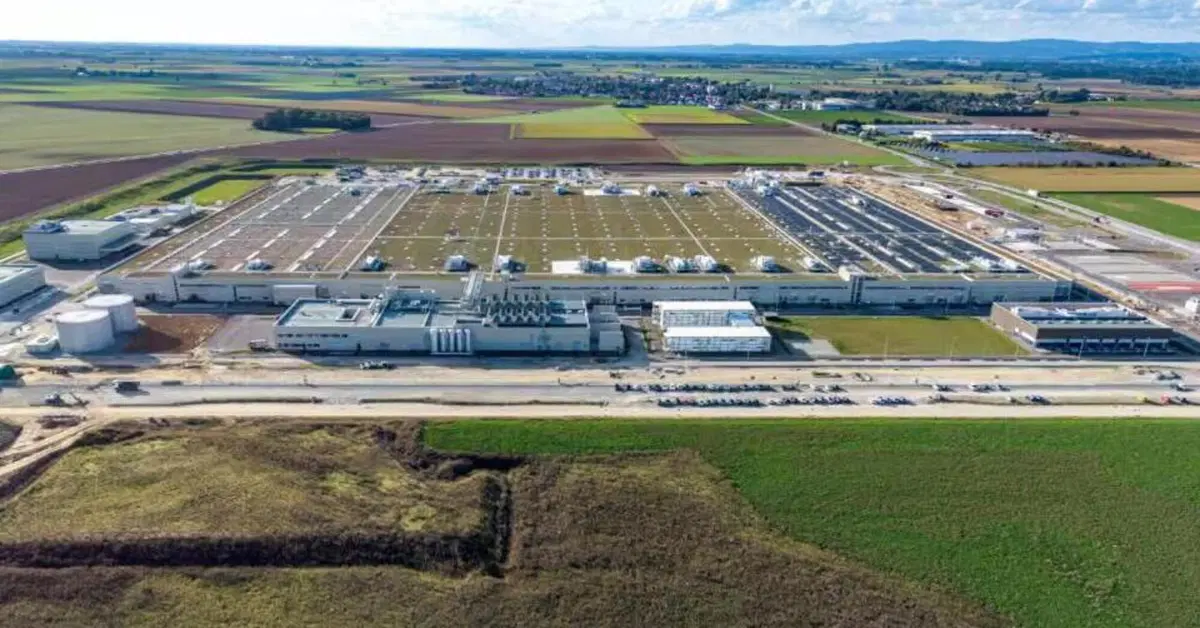 BMW, nuova fabbrica di batterie in Baviera: al via la produzione delle Gen6 per la Neue Klasse