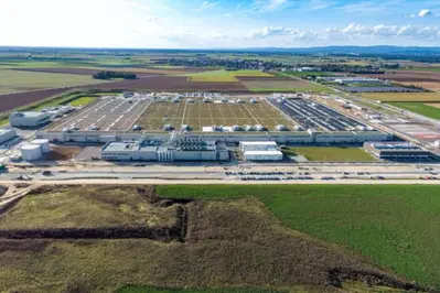 BMW, nuova fabbrica di batterie in Baviera: al via la produzione delle Gen6 per la Neue Klasse
