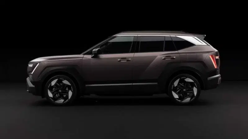 Nuova Hyundai Tucson di profilo