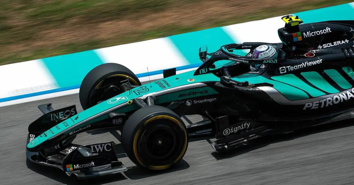 Ahi Ferrari, a Sepang Antonelli spaventa tutti in FP3! Mercedes da favola nella notte, ma la gara in Malesia sarà un rebus
