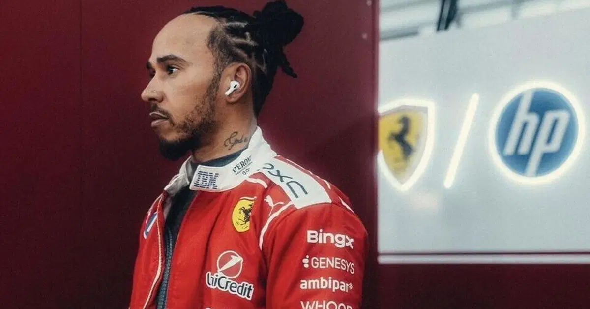 “Perdevo 4 decimi nei rettilinei, poi il miracolo nel box”: Hamilton svela il retroscena del 2° posto a Sepang