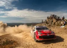 WRC26 #13 Rally Italia Sardegna D2. Il Titolo è dietro l’angolo, niente affatto visibile. Solberg in testa, Pajari e Evans in surplace, Ogier invadente [VIDEO]