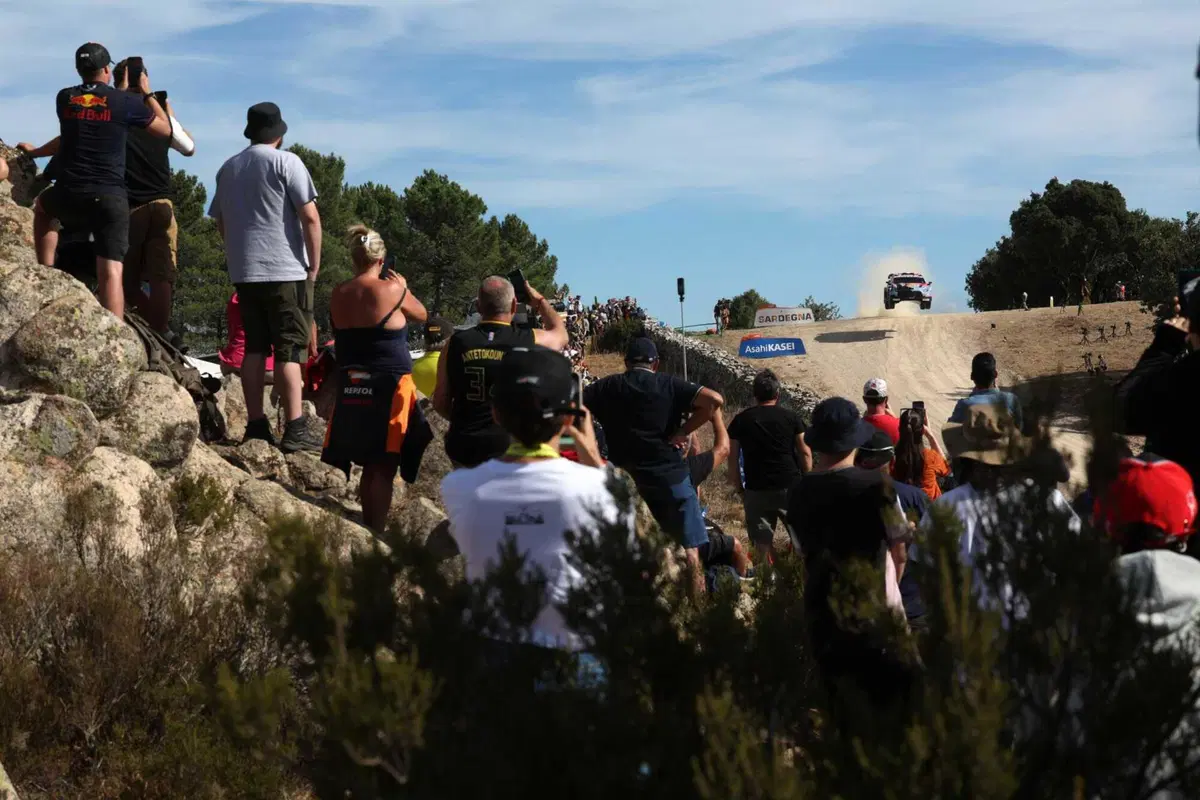 WRC26 #13 Rally Italia Sardegna D2. Il Titolo è dietro l’angolo, niente affatto visibile. Solberg in testa, Pajari e Evans in surplace, Ogier invadente [VIDEO] (2)