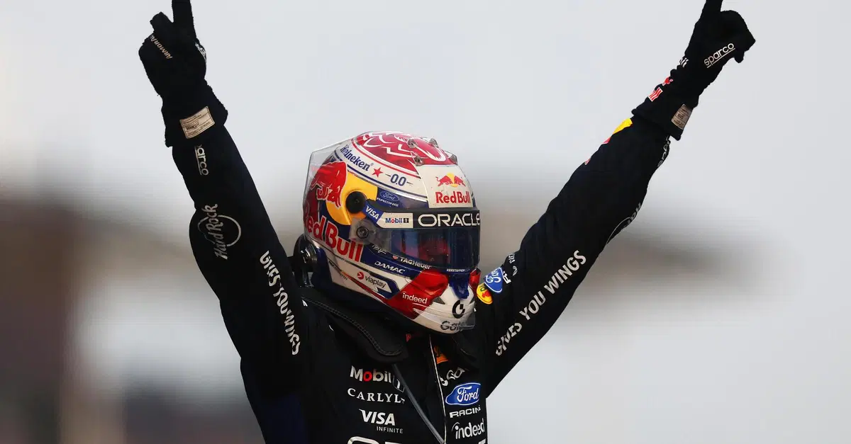 La pioggia, il caos Ferrari e il ruggito di Verstappen: a Sepang succede l'impossibile ma Antonelli allunga su Russell (OUT) per il titolo