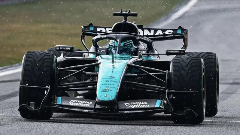 “È stata una farsa, questa non è F1”: Russell furioso a Sepang. Poi ammette la resa su Antonelli: 'Lottare per il titolo? Impossibile'