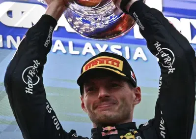 “Il motore si è totalmente piantato, ma poi…”: Verstappen rompe il digiuno e lancia la sfida con la Red Bull-Ford