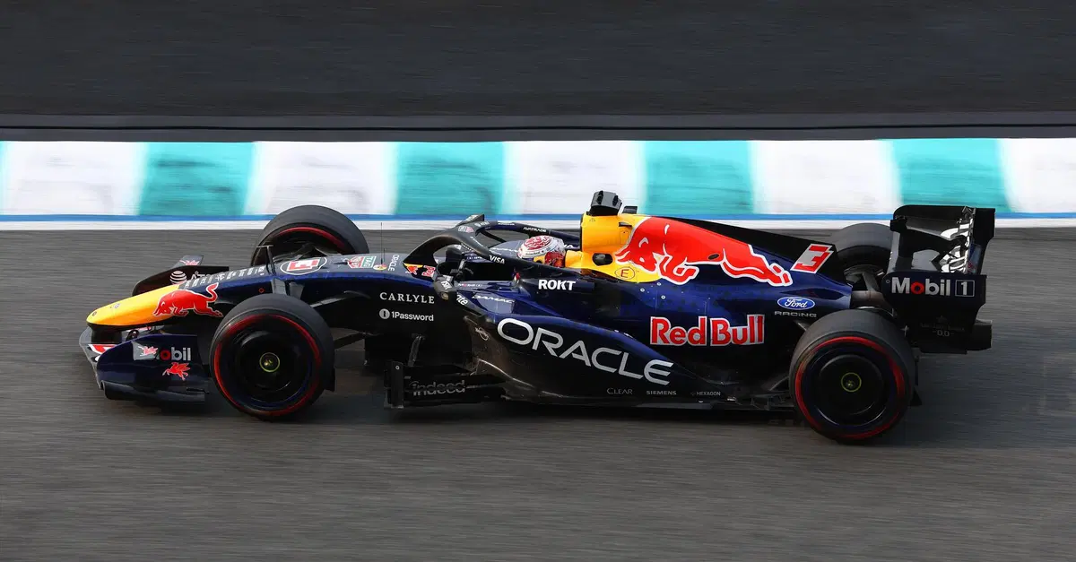 F1, Verstappen spezza il digiuno in Malesia: Red Bull ritrovata, Ferrari ha qualcosa da rimpiangere