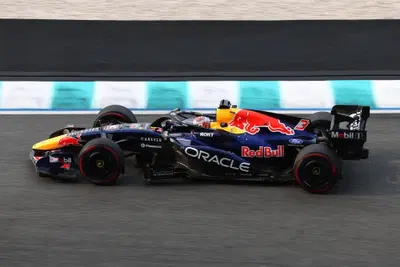 F1, Verstappen spezza il digiuno in Malesia: Red Bull ritrovata, Ferrari ha qualcosa da rimpiangere
