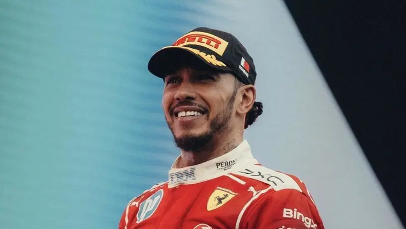 “Di sicuro non vado al casinò con loro”: la follia di Hamilton e la chiamata radio che ha cambiato la gara a Sepang 