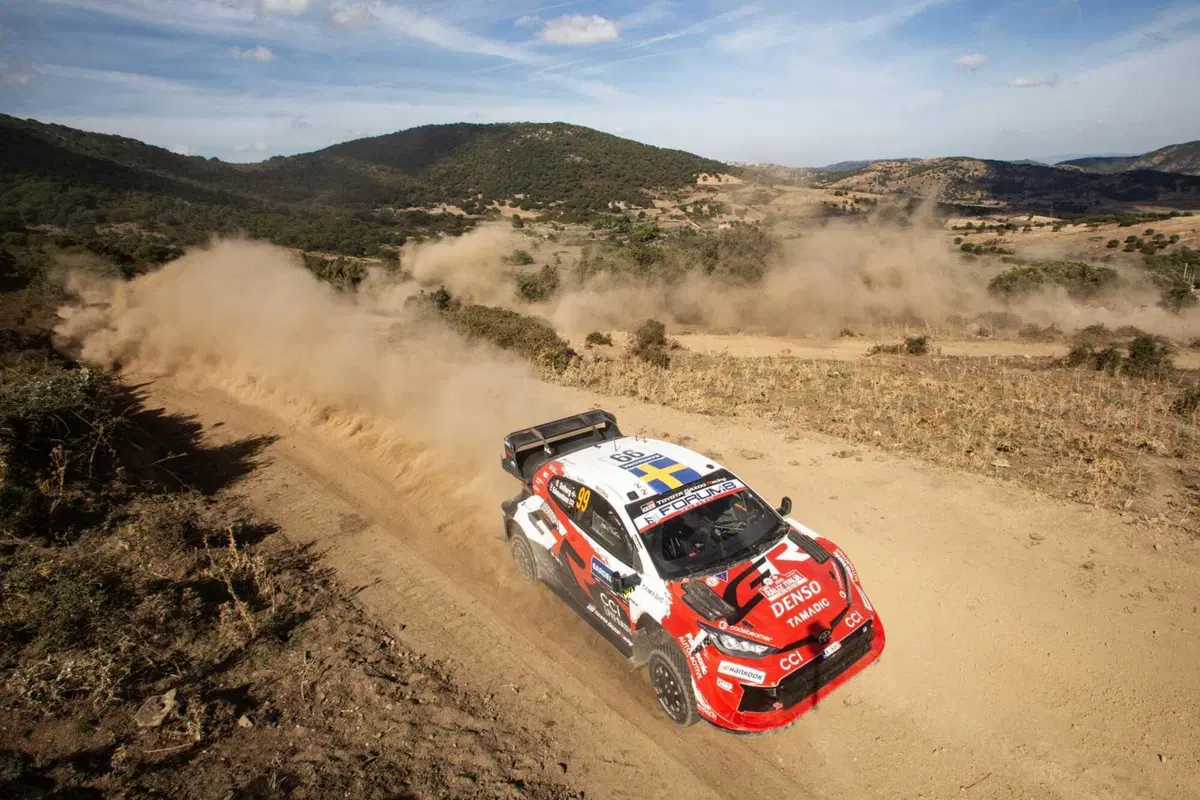 WRC26 #13 Rally Italia Sardegna. Elfyn Evans è Campione del Mondo nel dramma. Solberg ha vinto il Rally in Paradiso ma ha buttato un Mondiale epico [VIDEO] (8)