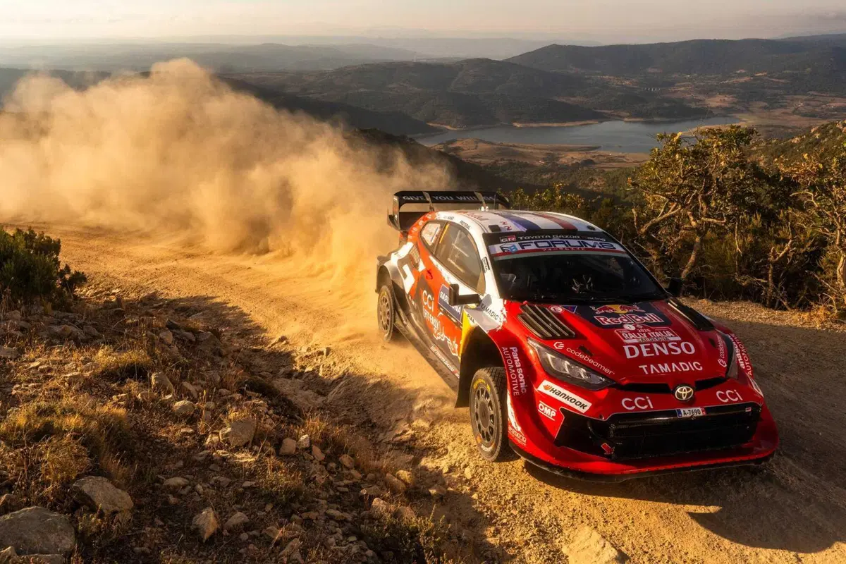 WRC26 #13 Rally Italia Sardegna. Elfyn Evans è Campione del Mondo nel dramma. Solberg ha vinto il Rally in Paradiso ma ha buttato un Mondiale epico [VIDEO] (11)