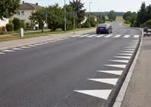 Addio ai dossi? I “denti di drago” fanno rallentare le auto: ecco come funzionano
