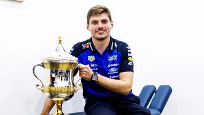 'Spero di non incontrarlo in gara': Verstappen approfitta della pausa F1, sfida Valentino Rossi al GTWC a Portimao e spiazza tutti
