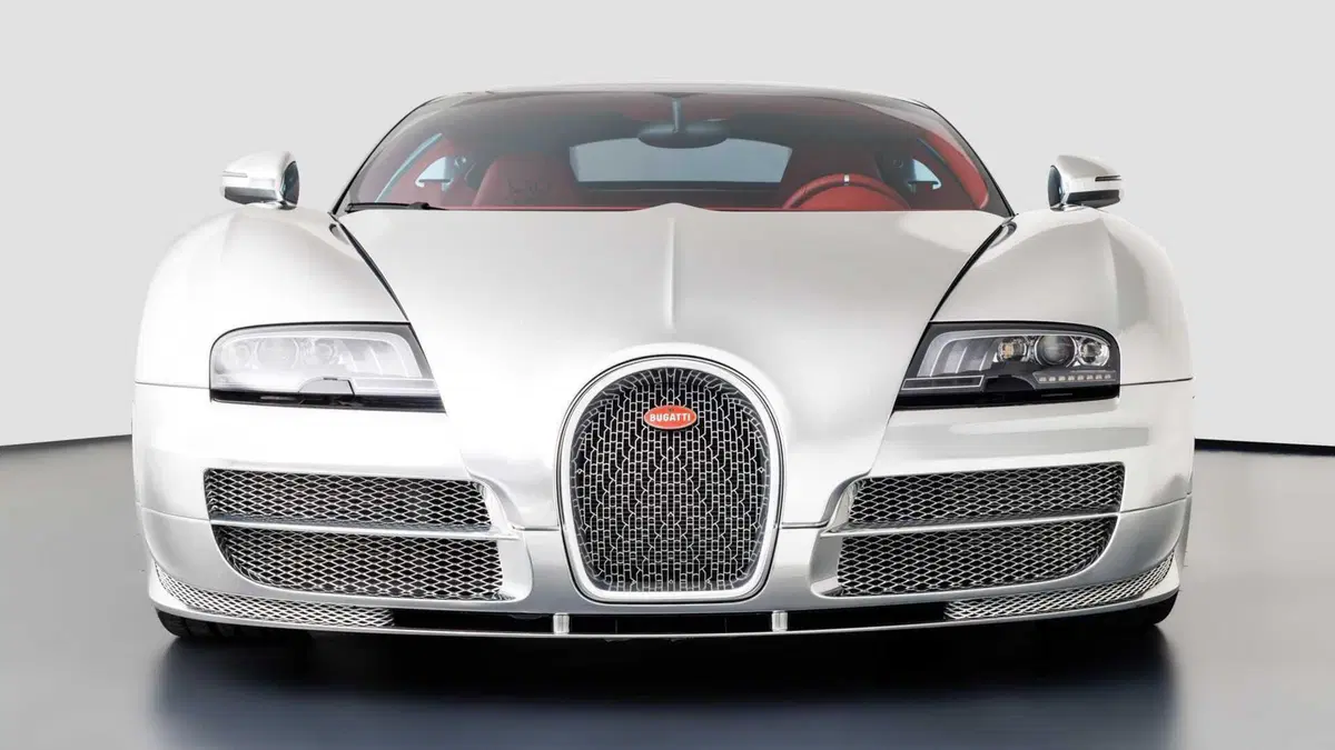 Fernando Alonso e la Bugatti Veyron in alluminio a vista: solo la carrozzeria è costata più dell'auto