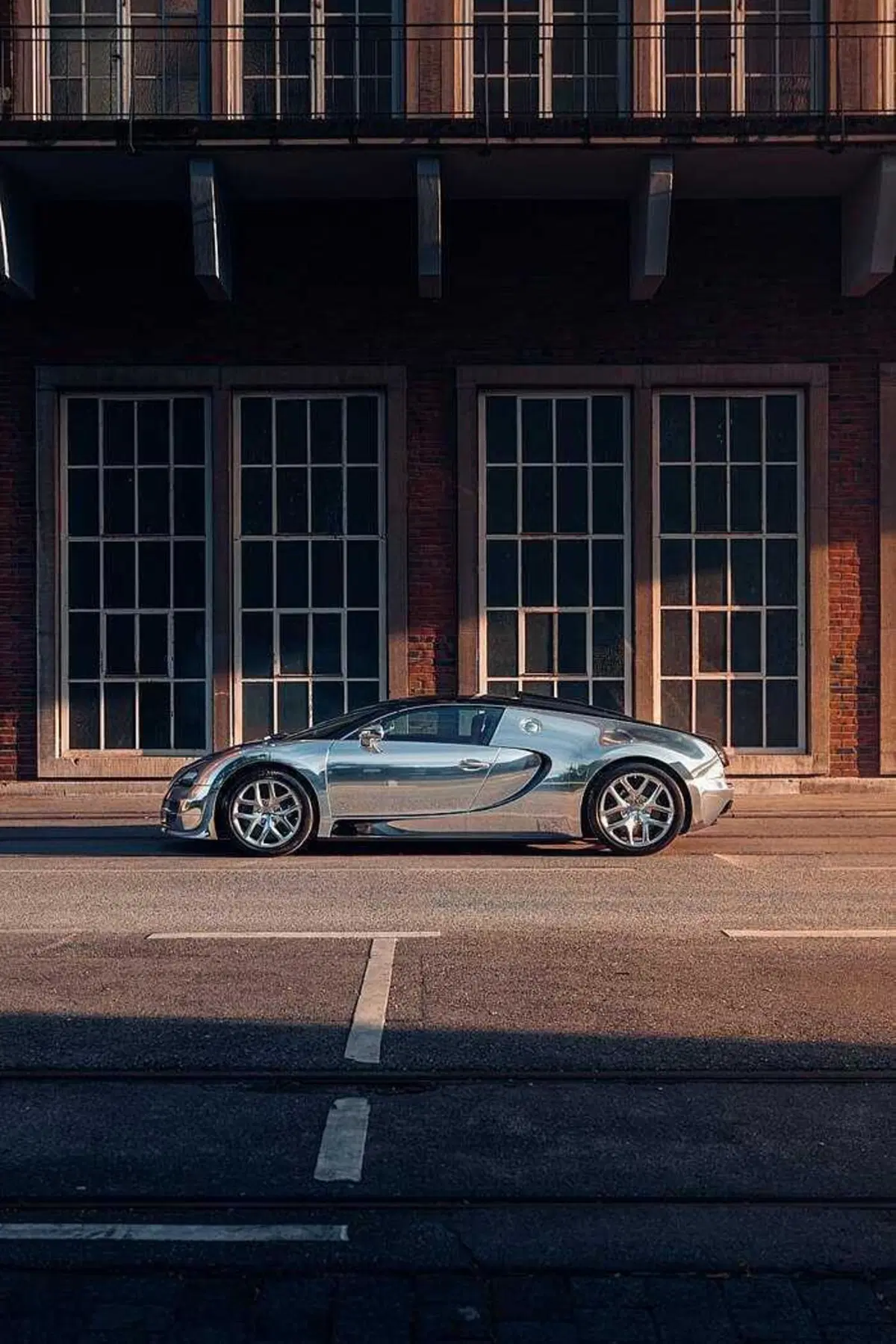 Fernando Alonso e la Bugatti Veyron in alluminio a vista: solo la carrozzeria è costata più dell'auto (8)