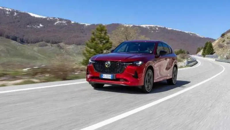 Mazda CX-60, la promozione che riempie il serbatoio: buoni carburante Q8 per chi sceglie il SUV giapponese