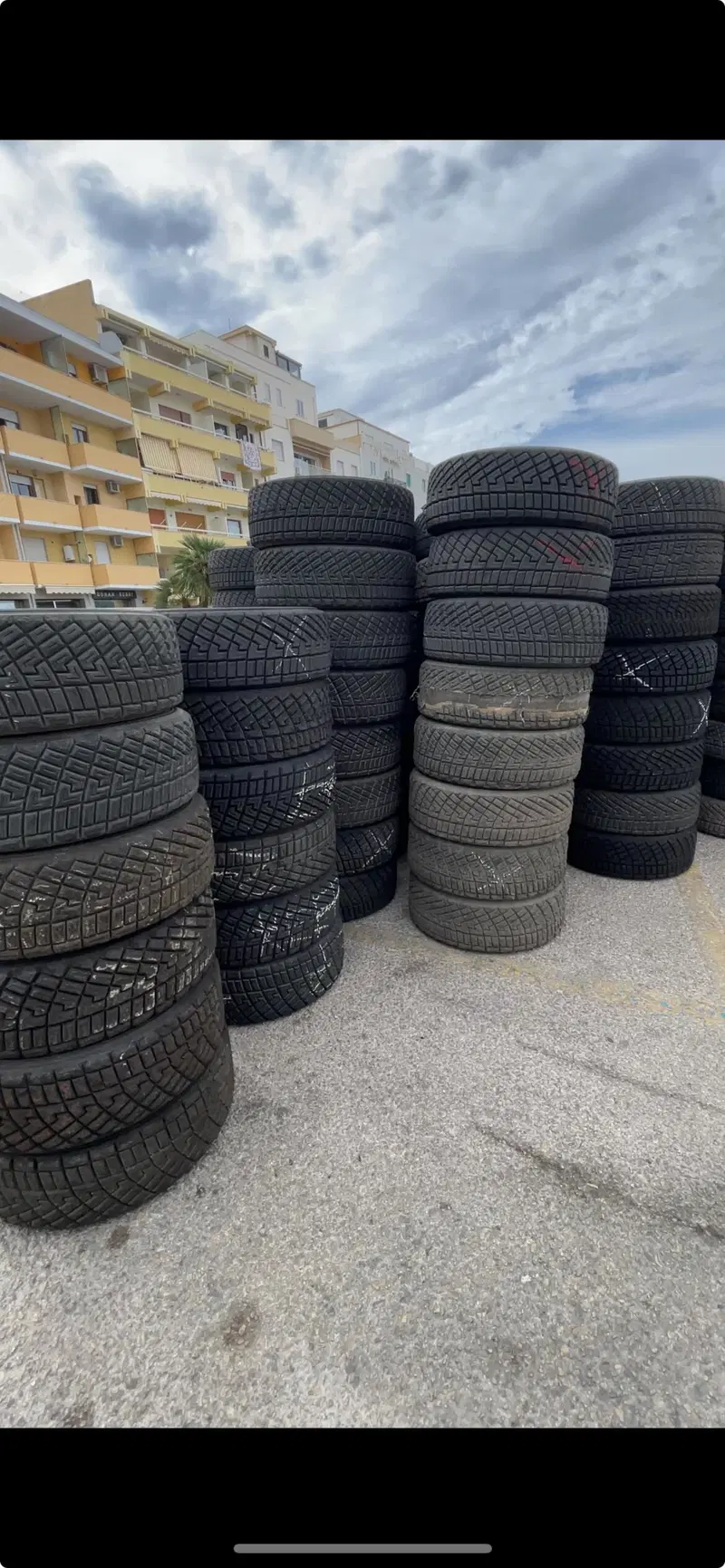 Le gomme esauste dopo le prove al Rally di Sardegna