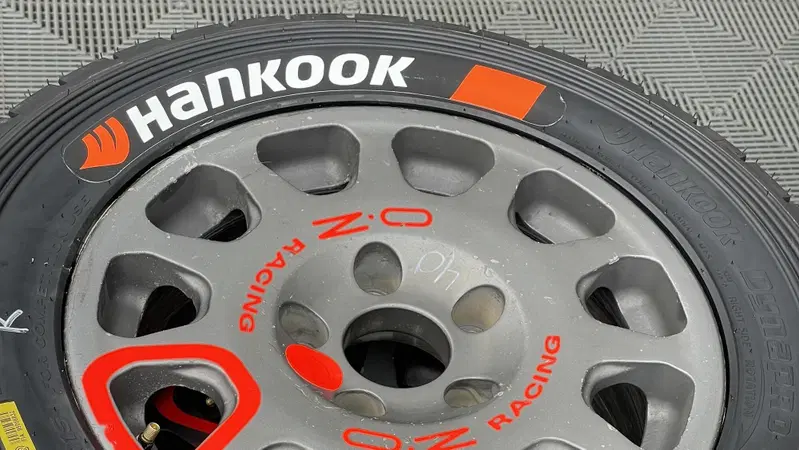 WRC, cosa succede alle gomme prima e dopo una prova speciale: il viaggio degli pneumatici Hankook