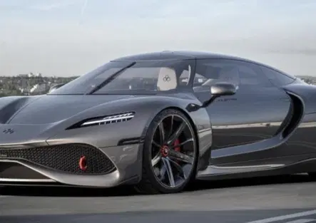 Auto sportive, il mercato si spacca in due: supercar ibride da 1.000 CV o cambio manuale e restomod?