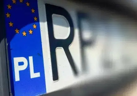 Targhe polacche per non pagare il bollo auto: il trucco di 60.000 italiani