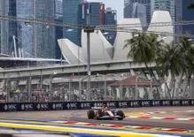 Stangata Russell a Singapore: la decisione di Mercedes lo manda in fondo al via, regalo ad Antonelli? Il programma del GP di Marina Bay