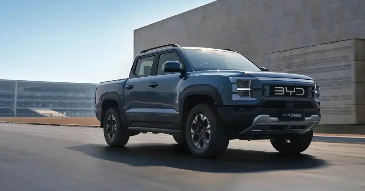 BYD al Salone di Parigi 2026: debutta un nuovo modello, in mostra DOLPHIN G DM-i e il pick-up SHARK