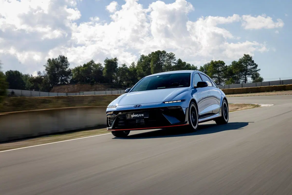 Hyundai Ioniq 6 N: 650 CV e 487 km a 78.000 euro (6)
