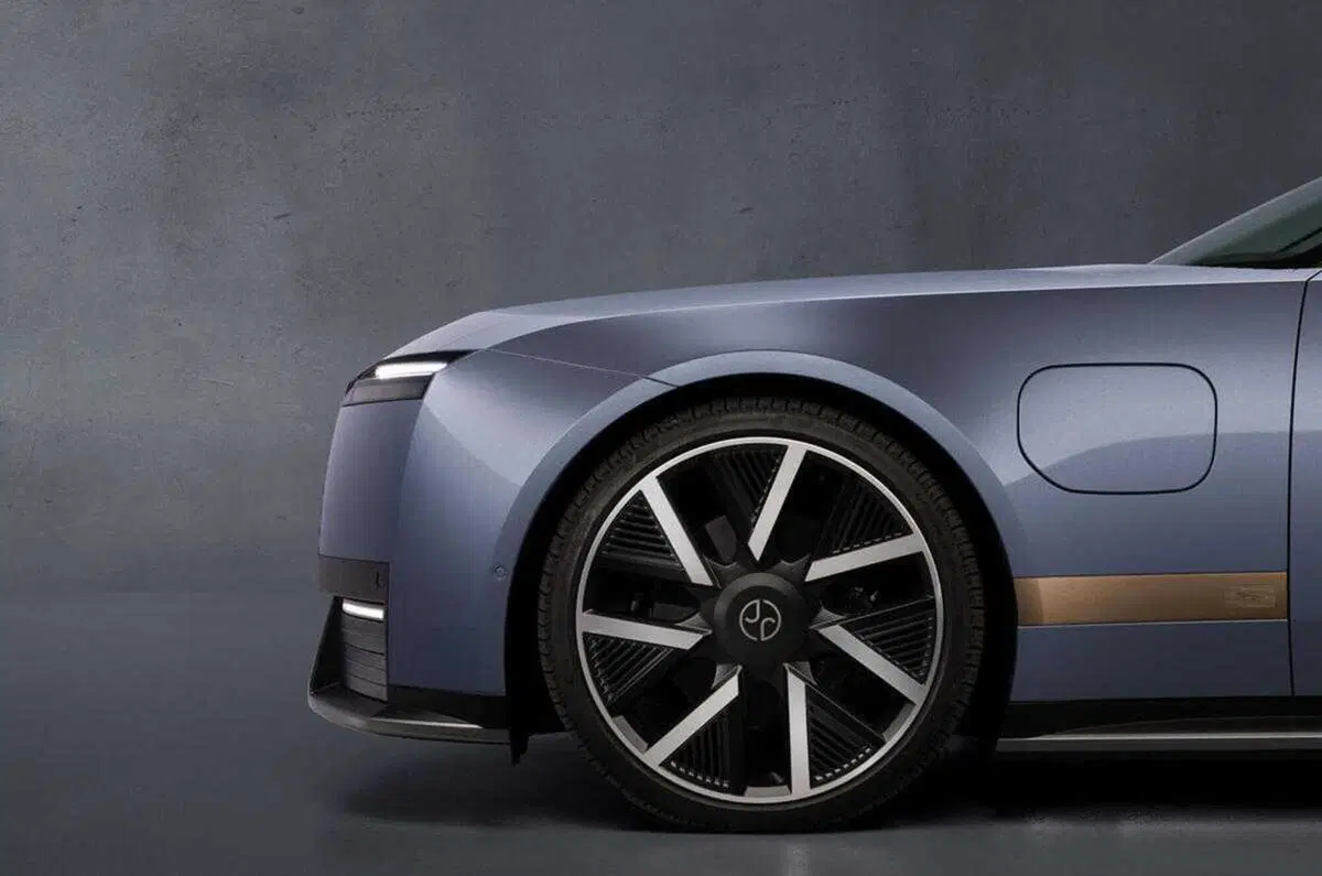 Jaguar Type 01, la nuova GT elettrica da 1.030 CV che cambia il futuro del Giaguaro (8)