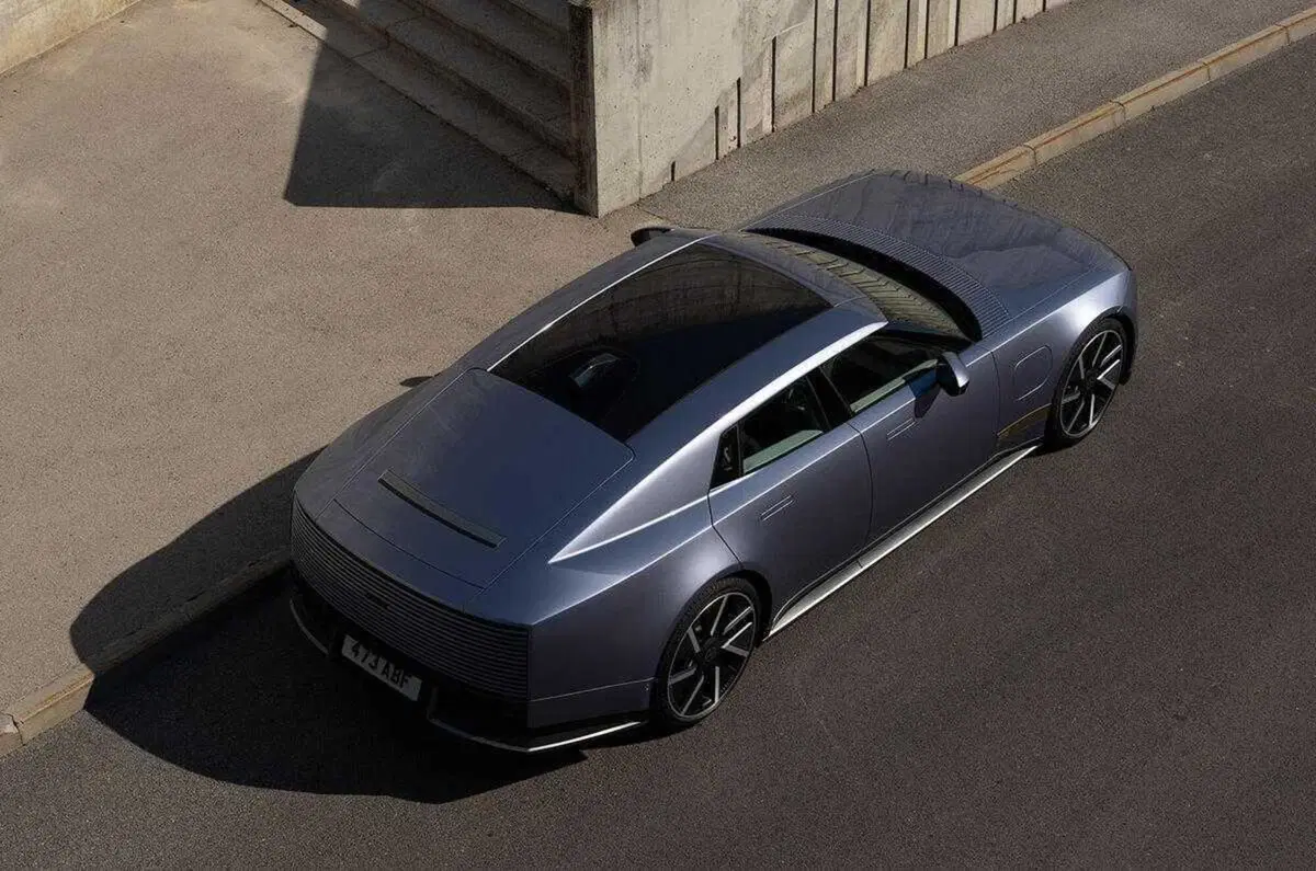 Jaguar Type 01, la nuova GT elettrica da 1.030 CV che cambia il futuro del Giaguaro (24)
