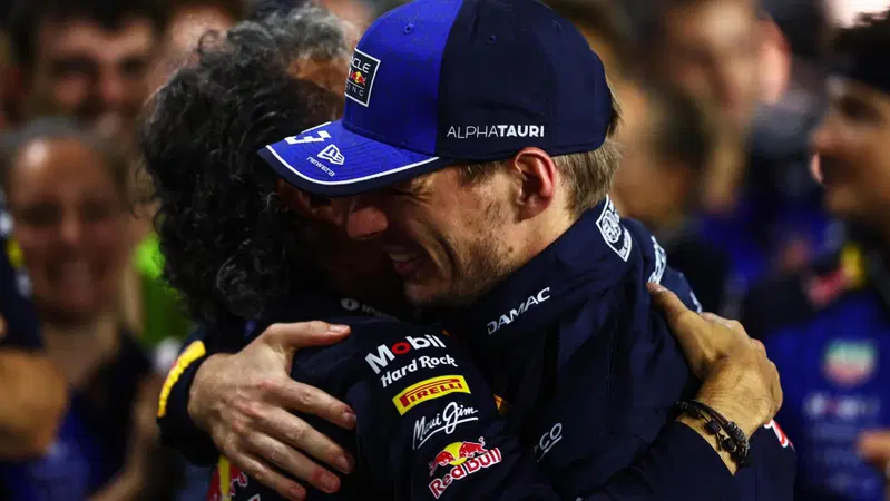 'Il merito va a chi ha lavorato duro in questi 5 anni': Mekies loda la prima vittoria da motorista della Red Bull-Ford