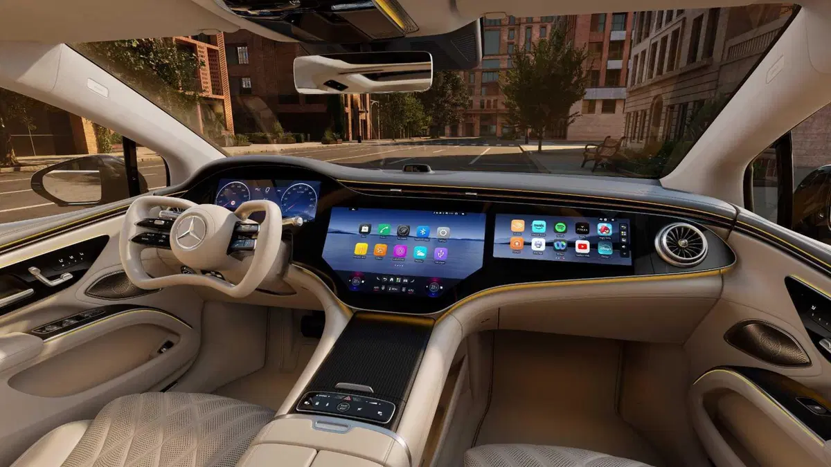 Mercedes EQS, il volante non è più collegato alle ruote: lo steer-by-wire arriva in Italia (3)