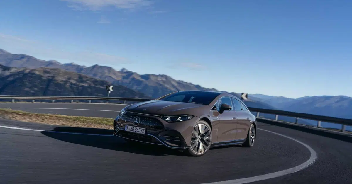 Mercedes EQS, il volante non è più collegato alle ruote: lo steer-by-wire arriva in Italia