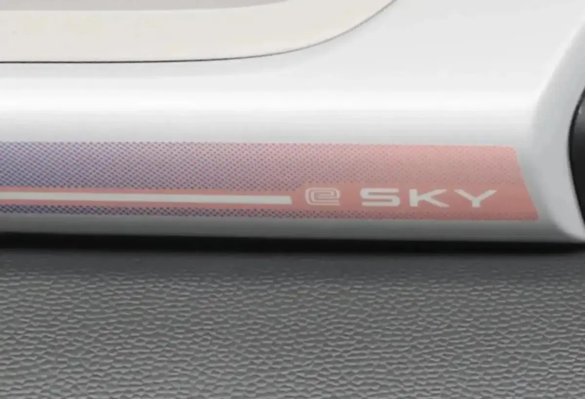 Suzuki eSKY, 310 km autonomia e un prezzo che sembra impossibile (12)