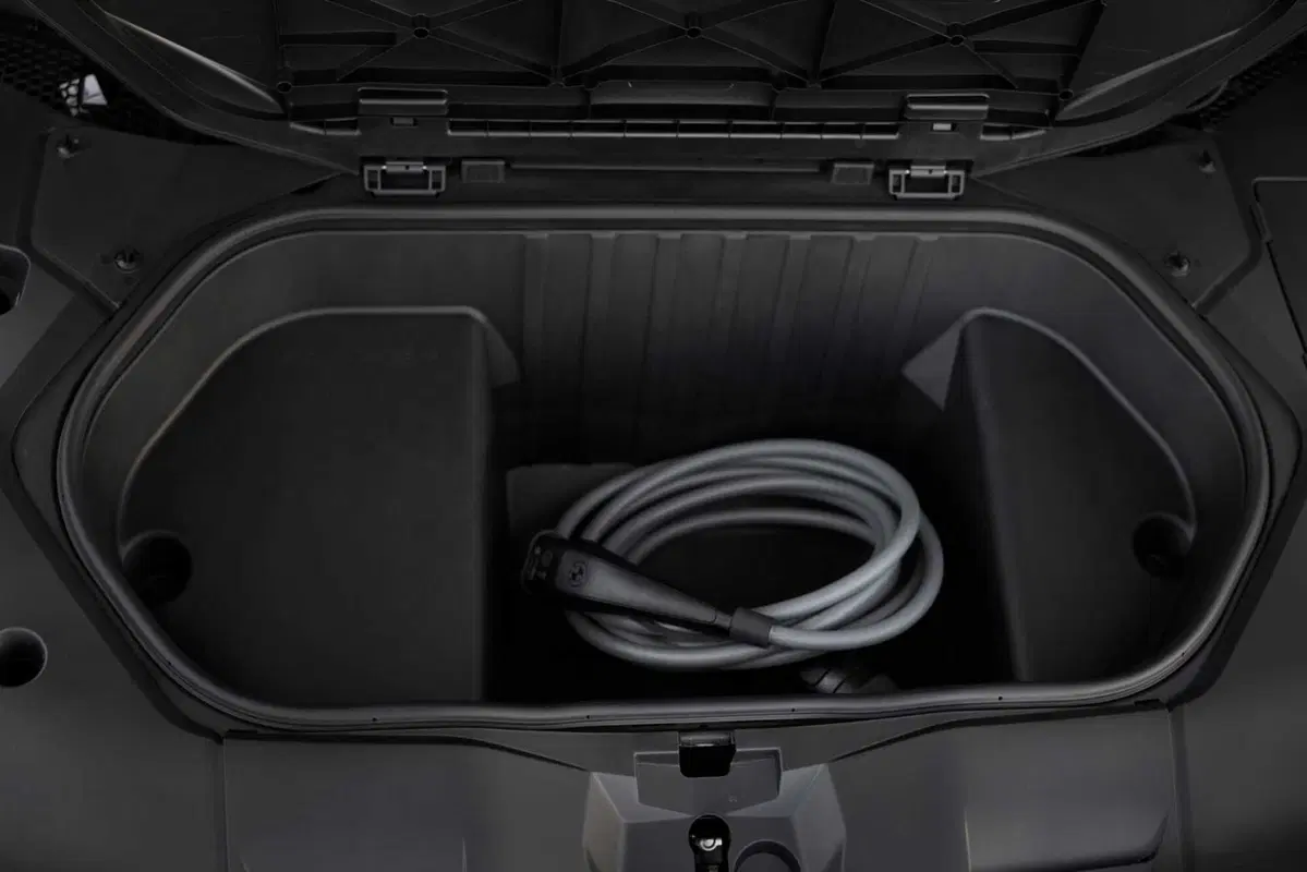 BMW iX4 50 xDrive (2)