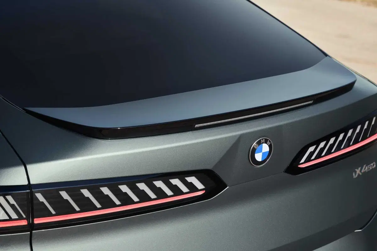 BMW iX4 50 xDrive (6)