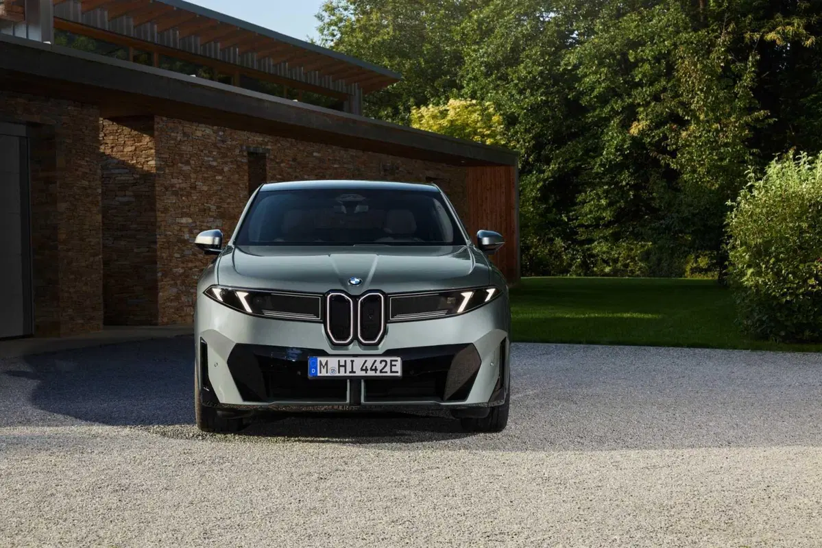 BMW iX4 50 xDrive (11)