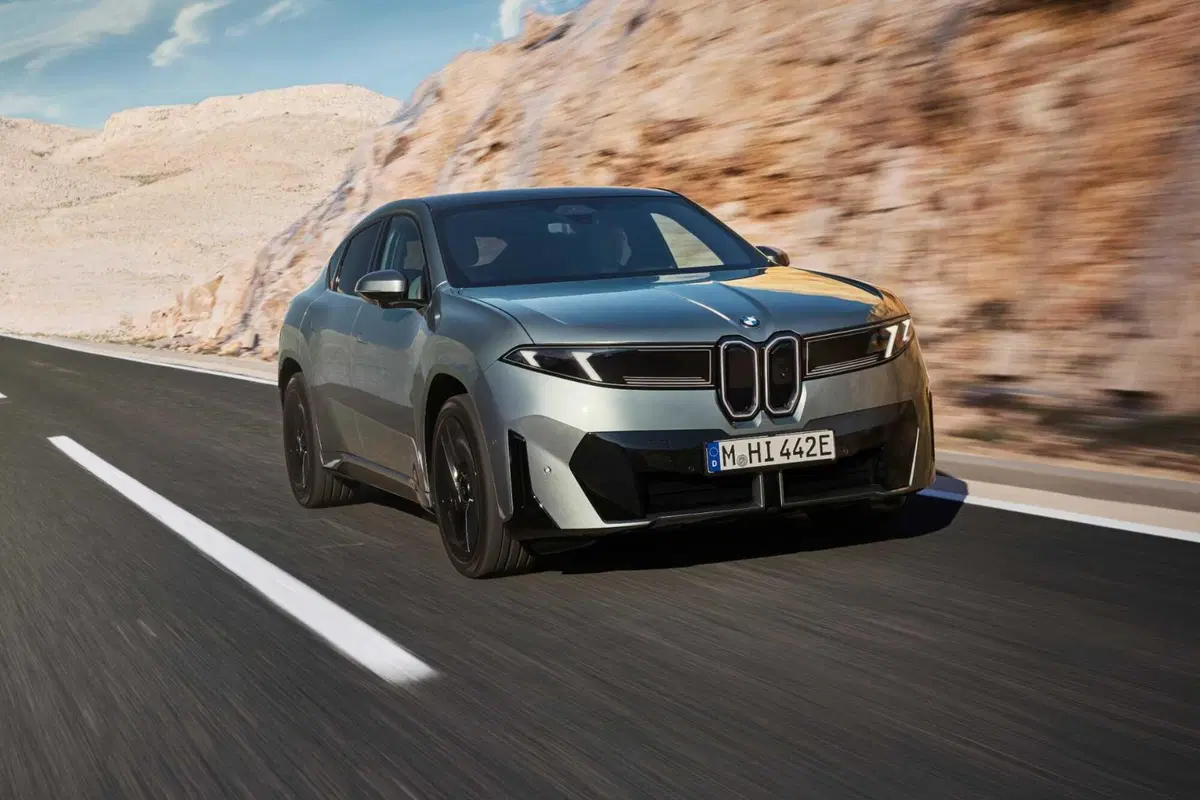 BMW iX4 50 xDrive (15)