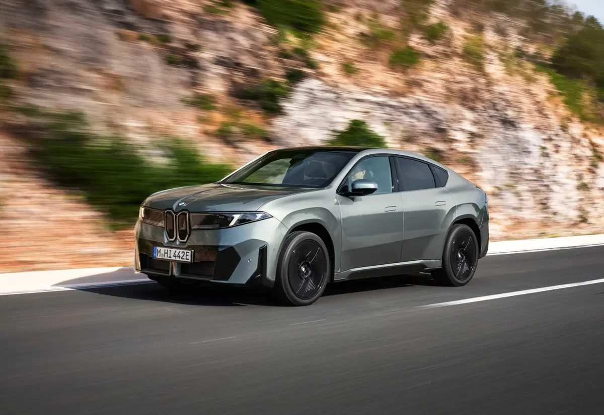 BMW iX4 50 xDrive (19)