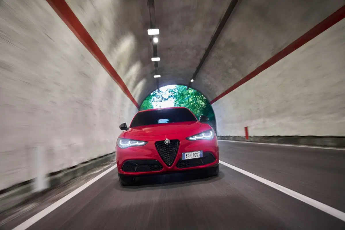 Alfa Romeo Stelvio (6)