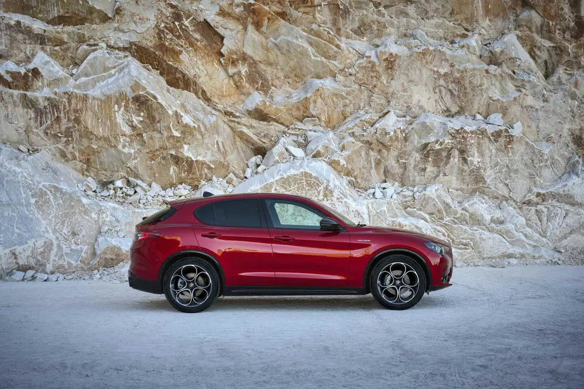 Alfa Romeo Stelvio (10)
