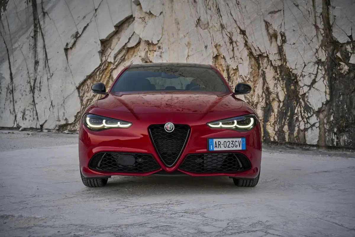 Alfa Romeo Stelvio (16)
