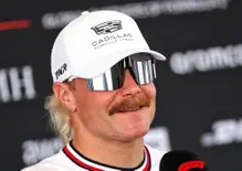 F1. “Mi sono trovato davanti un cobra”: Valtteri Bottas alla Indiana Jones in bici dalla Malesia a Singapore