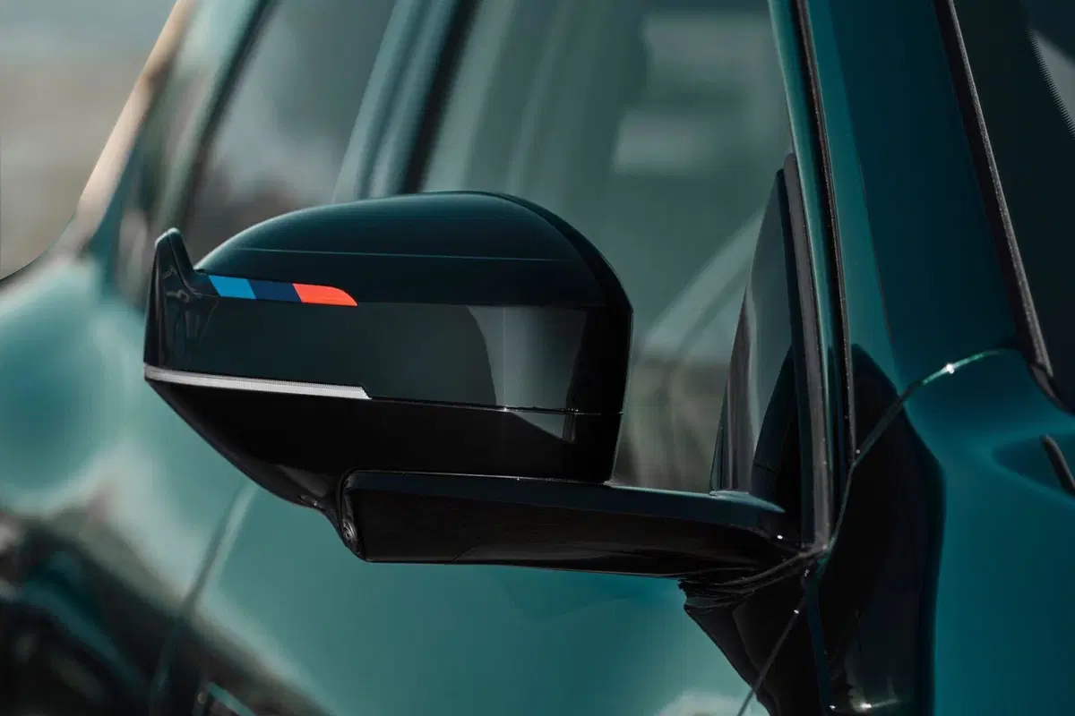 BMW iX3 M60 xDrive, BMW porta a 612 CV la versione sportiva del suo SUV elettrico